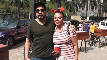 Rakhi Sawant को देखते ही मास्क तक लगाना भूले Mika Singh और किया ये काम; Watch video | FilmiBeat