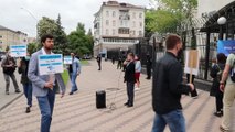 KİEV - Ukrayna'da Kırım'da kaybolan kişiler için 'Yürüyüş Çemberi' eylemi yapıldı