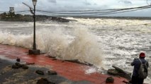 YAAS Cyclone: Despite warning people gathering at sea shores