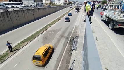 Hatay’da jandarma personelini taşıyan minibüs devrildi: 3 yaralı