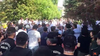 Davutoğlu Meclis önünde barikatların ardından konuştu: Temiz eller operasyonu başlatılsın