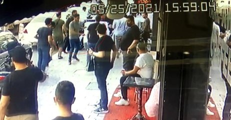 Fatih'te maske takma kavgası kanlı bitti : 1 yaralı