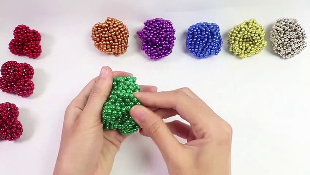Play with 5000 mini magnetic balls ● Make balls with magnets