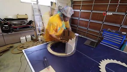 - Kartondan yaptığı aracı 10 bin 420 dolara sattı