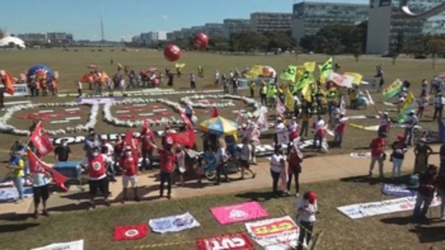Sindicatos exigen frenar privatizaciones en Brasil y ayudar a los más pobres