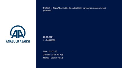 DÜZCE - Minibüs ve motosikletin karıştığı kazada 2 kişi yaralandı