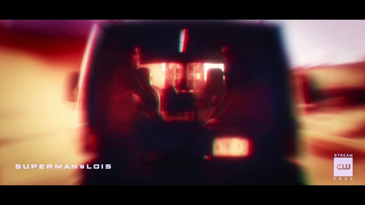 Superman & Lois 1x07 - Clip from Season 1 Episode 7 - Lois And Clark Follow An Eighteen Wheeler