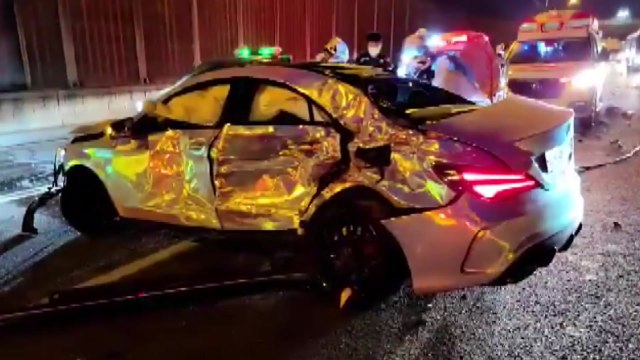 인천대로서 승용차 앞서가던 승합차 추돌...3명 부상 / YTN