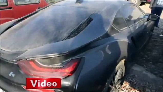 Lüks araçlar çürümeye terk edildi