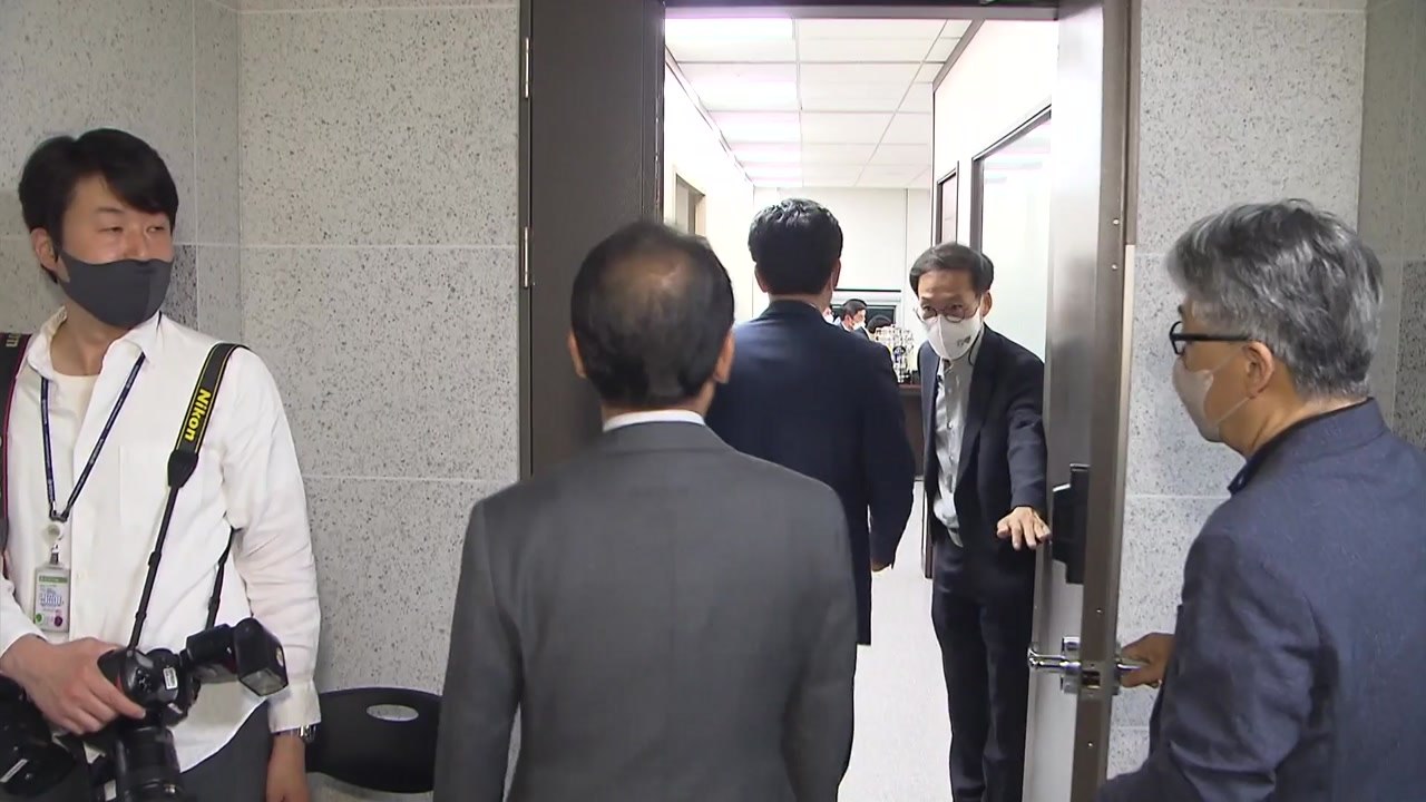 당정, LH 혁신안 결론 못 내려...해체 수준 추가 논의키로 / YTN