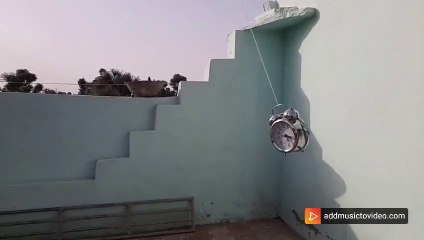 Alarm clock attempted suicide | अलार्म घड़ी ने लगाई फाँसी
