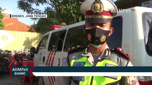 Ambulans Pembawa Jenazah Tabrak Truk, Dua Orang Tewas