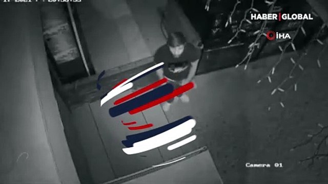 Bir paket kuruyemiş hırsızlığı kamerada