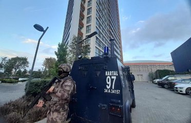 Descargar video: Son dakika... İstanbul merkezli 12 ilde dolandırıcılık çetesine operasyon kamerada; 39 kişi gözaltında