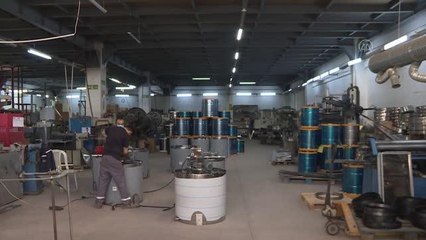 Dört kuşaktır arıcılık yapan aile, 4 kıtaya makine ve ekipman satıyor