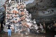 DİYARBAKIR'DAKİ GİZEMLİ MAĞARA, DEFİNECİLERİN TALANINA UĞRADI