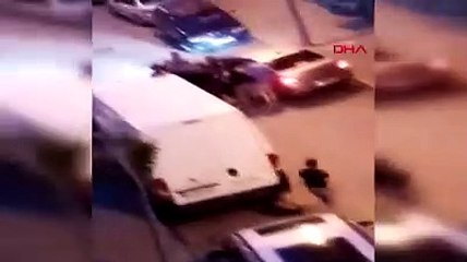 Sultangazi’de zorla araca bindirilen kişiyi çevredekiler kurtardı