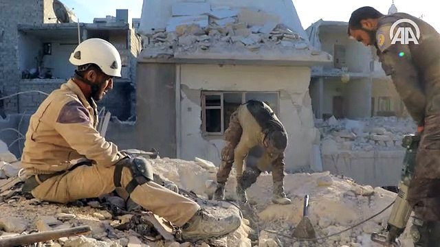 Zalim Esed yine Halep'i bombaladı!
