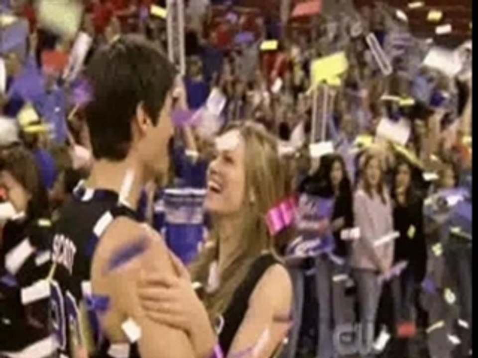 James Lafferty et Bethany Joy Galeotti 1