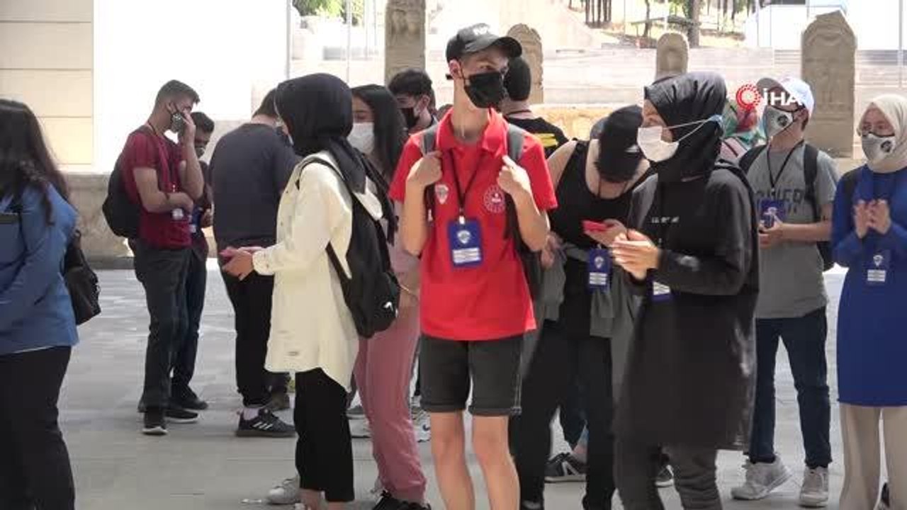 Öğrenciler "Yarın Çok Genç Olacak" projesi kapsamında Gaziantep'i gezdi