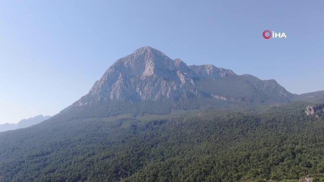 Arama kurtarma ekipleri Ukraynalı kayıp kadın dağcı için zirveye ulaştı