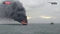 Sri Lanka : un navire en feu fait craindre une catastrophe écologique