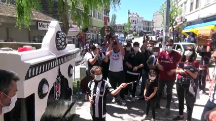 SİNOP - 'Şampiyon Çeşme' bu yıl Beşiktaş'ın renklerine büründü