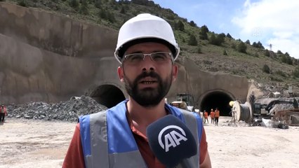 Bayburt-Gümüşhane kara yolundaki Vauk Tüneli'nde kazı işleminin yüzde 30'u tamamlandı