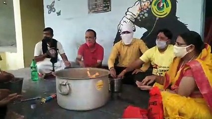 कोरोना से निराश लोगों में पॉजिटिव ऊर्जा का संचार करने किया यज्ञ