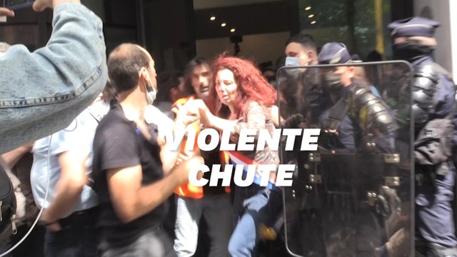 La députée LFI Bénédicte Taurine bousculée par un policier en marge d'un rassemblement