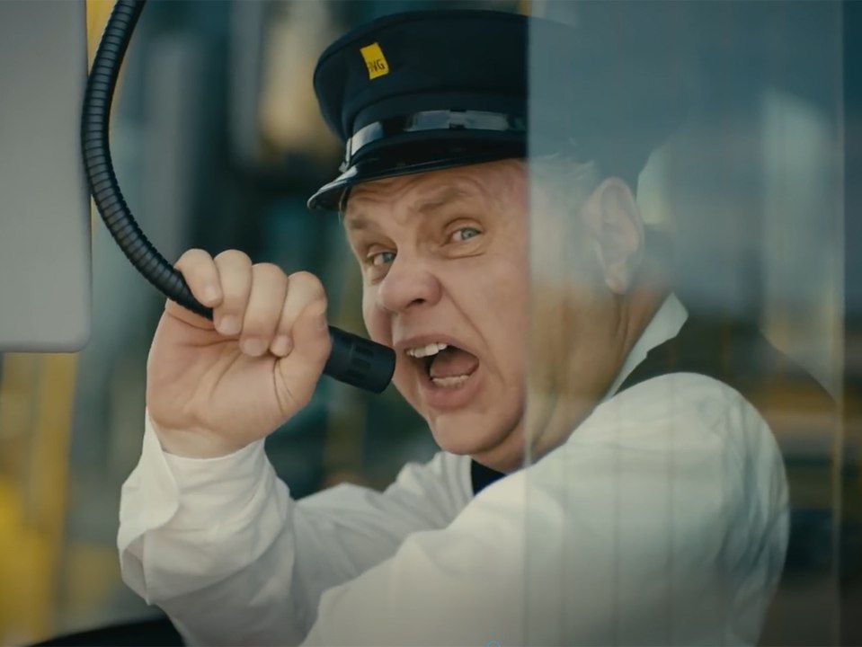 'Allein allein': Einsame Öffi-Fahrer landen YouTube-Hit