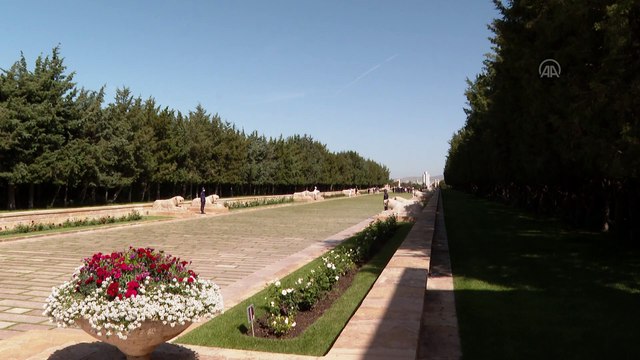 ANKARA - Latin Amerika ülkelerinin Ankara büyükelçileri Anıtkabir'i ziyaret etti