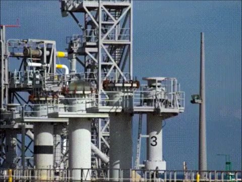 Déclenchement de l'extincteur du centre spatial Kennedy... impressionnant et efficace