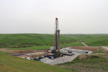 DİYARBAKIR'DA İKİ KUYUDA PETROL BULUNMASI SEVİNÇ YAŞATTI