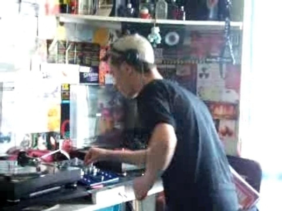 S'MaD at Home 2 08/02/2005 techno