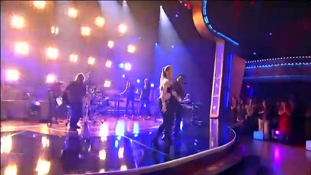 Shakira - Hips Don'T Lie (Live - Dancing With The Stars 2009)