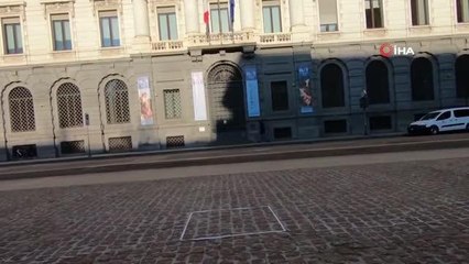 İtalya'da "görünmez heykel" 15 bin Euro'ya alıcı buldu