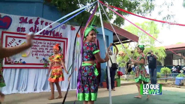 Coros escolares dedican concierto a las madres nicaragüenses