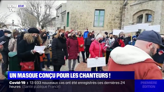 Il invente un masque anti-Covid plus grand, destiné aux chanteurs