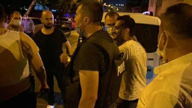 Son dakika haber! OTOMOBİLDEN RASTGELE ATEŞ AÇTI, ÖZEL HAREKAT POLİSLERİ YAKALADI