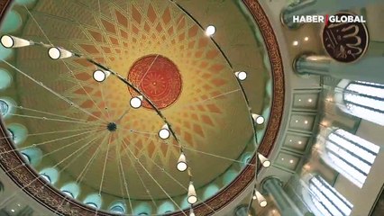 Vali Yerlikaya'dan Taksim Camii mesajı