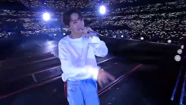 [8D + LIVE] BTS - Mikrokosmos - CONCERT EFFECT [USE HEADPHONES]