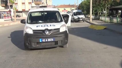 Yol kenarında bir erkek cesedi bulundu