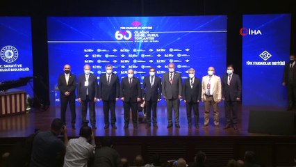 Bakan Varank, “100 Objede İslam Bilim Tarihi Sergisi”ni gezdi