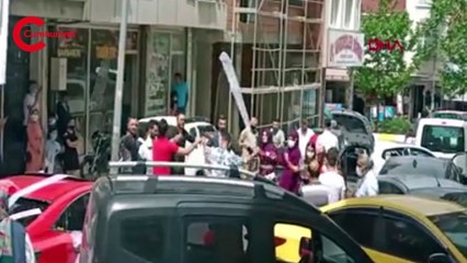 Esenyurt’ta gelin almaya giden damat ve ailesinden maskesiz halay