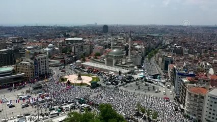 DRONE - Taksim Camii açılıyor - Vatandaşlar meydanda saf tuttu
