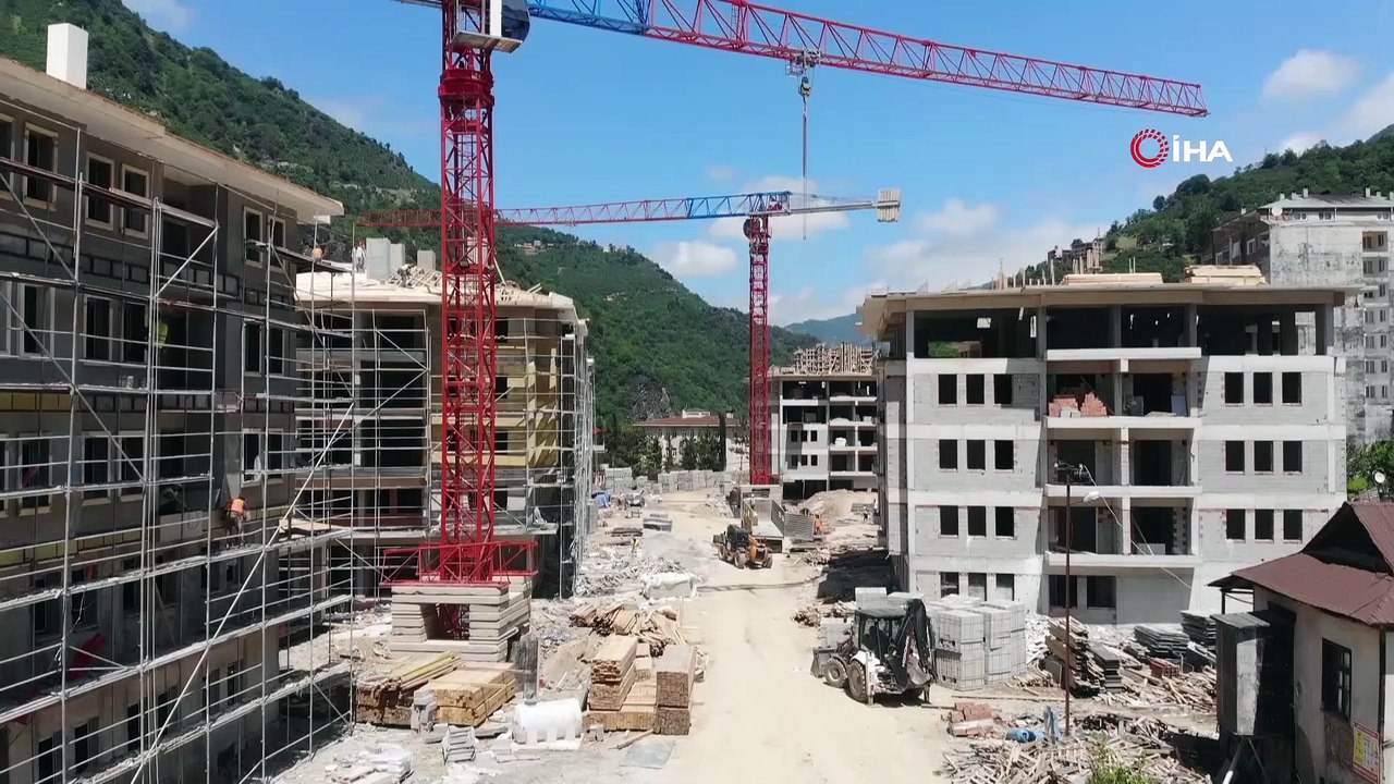 Selden etkilenenler için yapılan konutların afetin yıl dönümüne kadar tamamlanması hedefleniyor