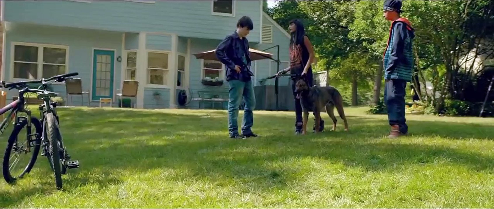 Max (Trailer HD)