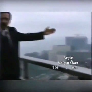 Erdoğan'ın, 1994'te Taksim Camii'ni şuraya yapacağız diyerek Taksim Meydanı'nı gösterdiği anlar yeniden gündem oldu