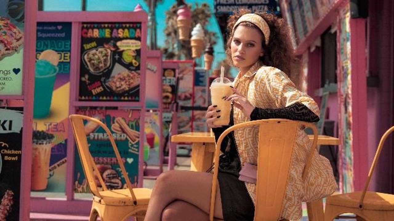كواليس جلسة التصوير الخاصة بدار Fendi مع إليانا...